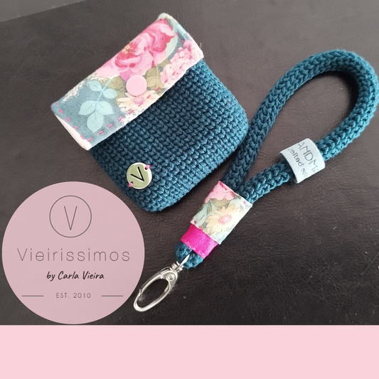 Bolsa para Auriculares 'Chic Flowervase Petrol’’ — Crochê & Algodão