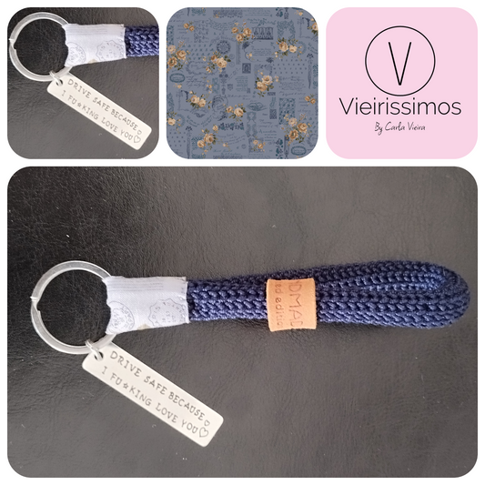 Porta-Chaves 'Blue Garden' — Crochê & Algodão
